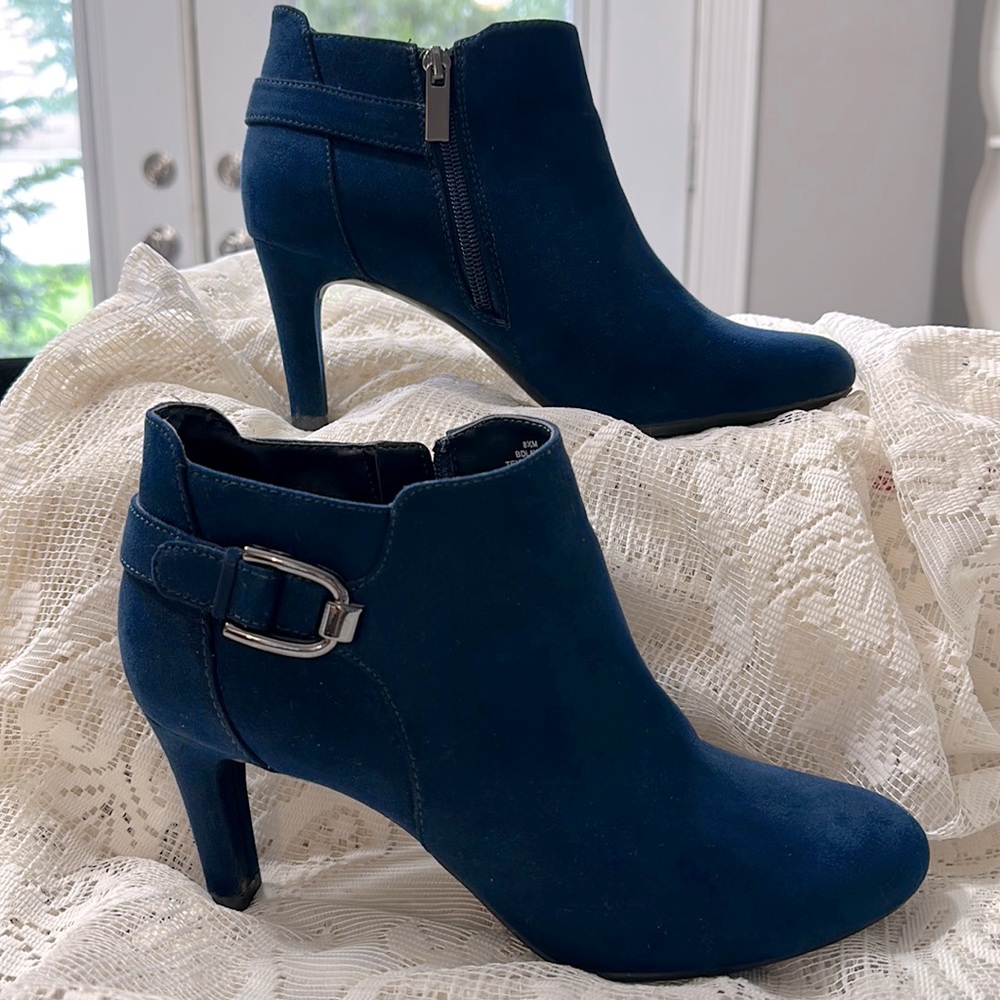 Bandolino Navy Blue Suede Ankle Booties with Side Buckle